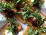 Kanapki na krakersach- idealne na imprezę!