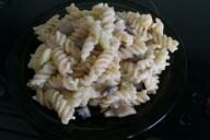 Prosty przepis na makaron z cukinią i pieczarkami 