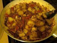 Duszone warzywa z tofu.